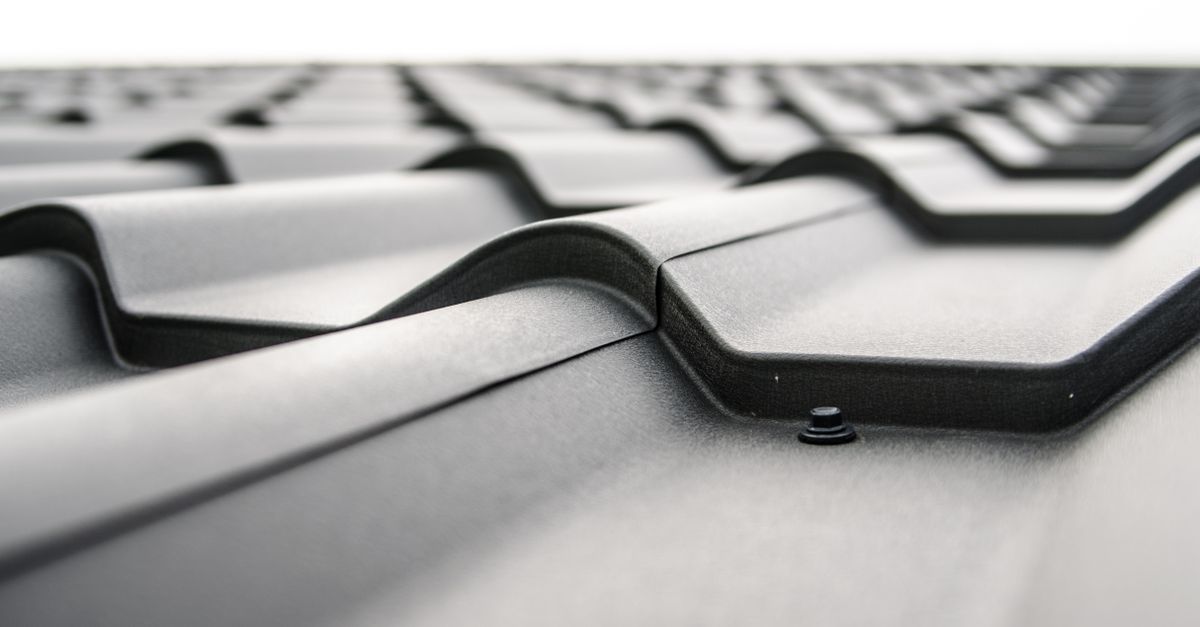 Metal Roof vs. Asphalt Shingles in Utah: An Honest Comparison